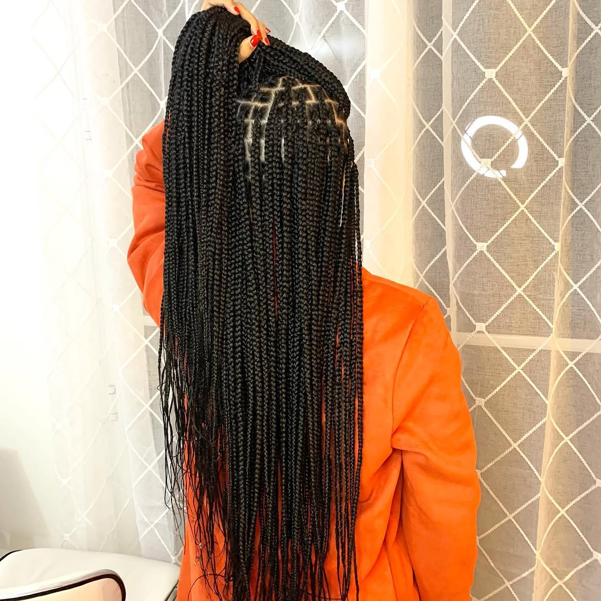 Knotless braids longues réalisées par Kynder Braids